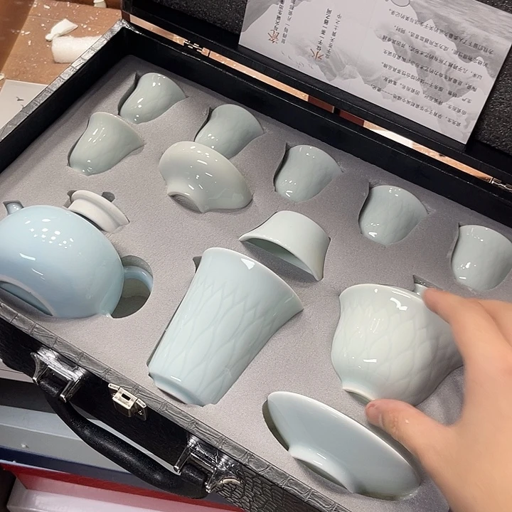 孤品茶具套装等。