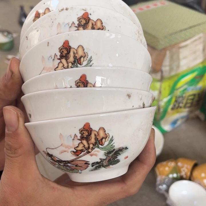 摆件陶瓷盘子碗砂锅都有