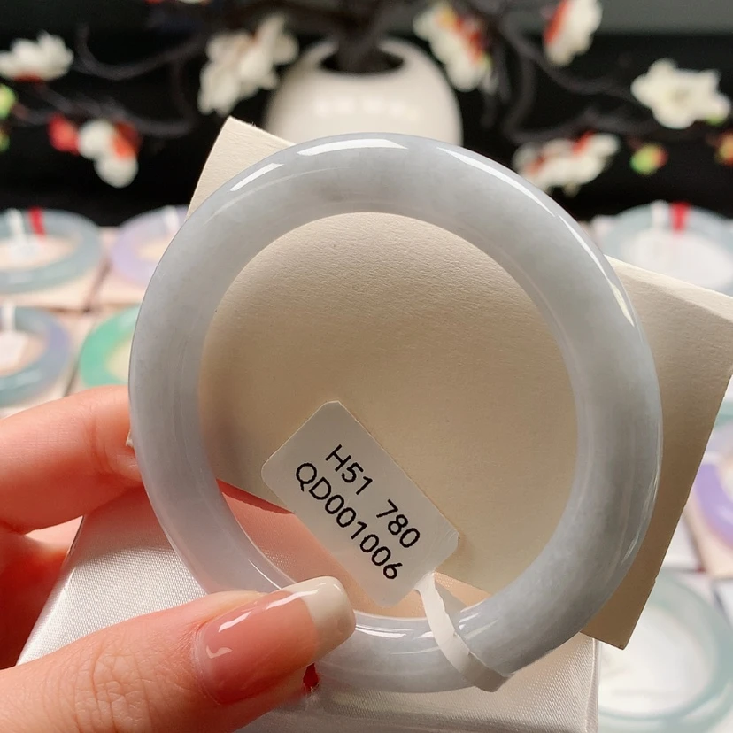 【闪购商品】未镶嵌手镯翡翠51飘色圆条