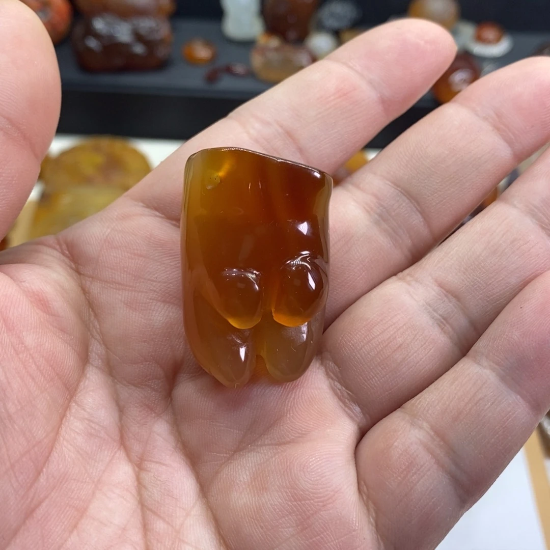 玛瑙/玉髓未镶嵌吊坠猪蹄