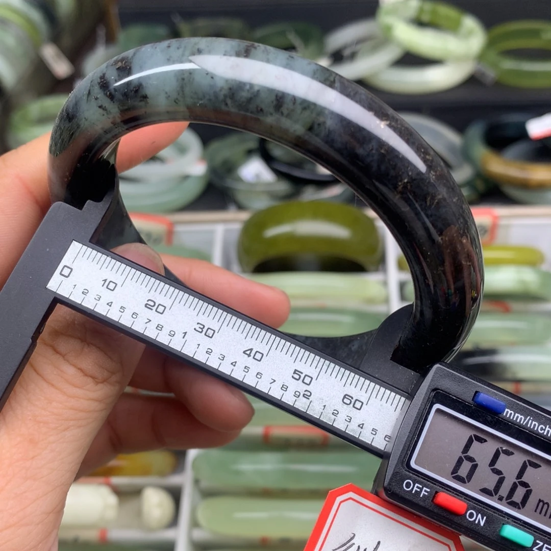 蛇纹石玉未镶嵌手镯992