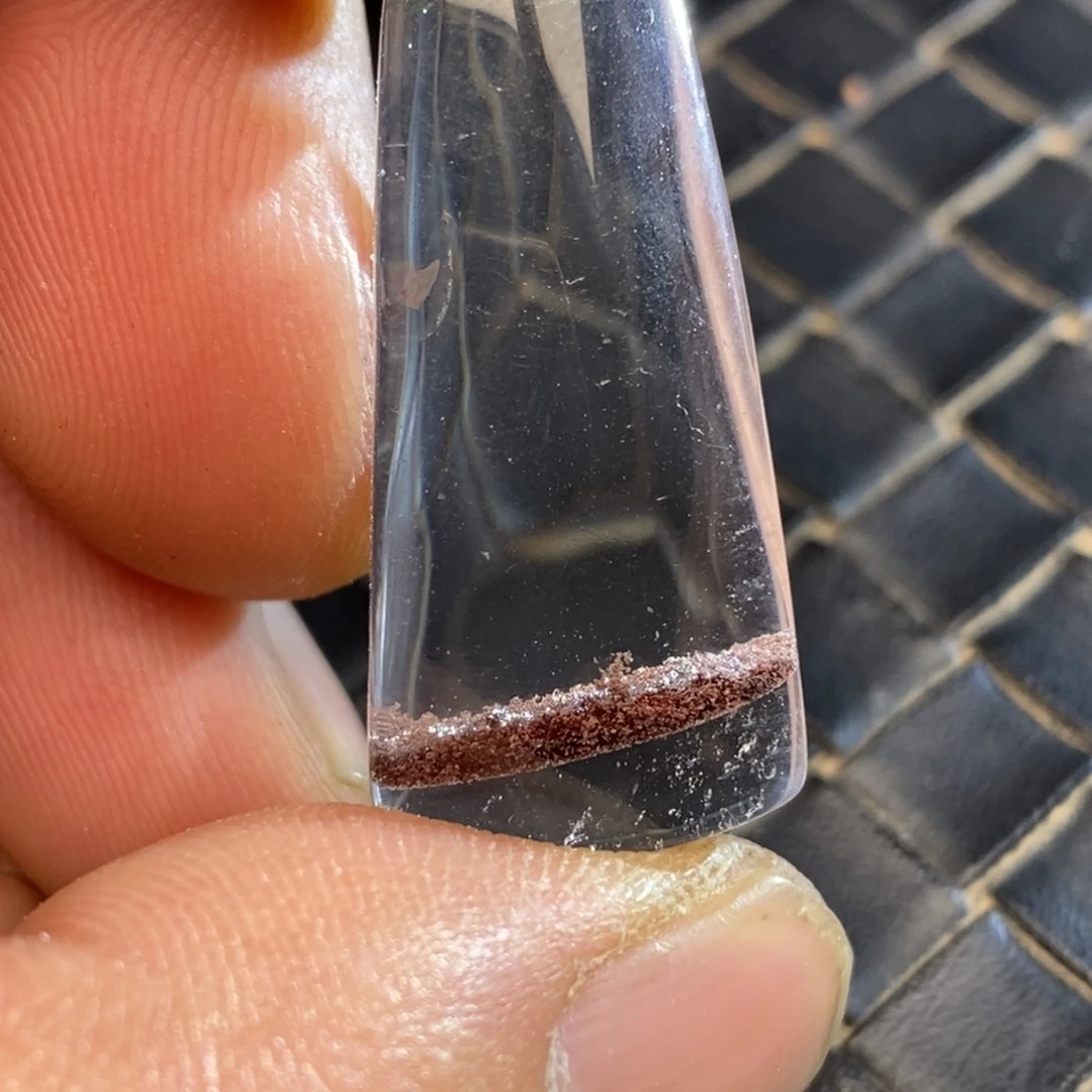 水晶颈饰未镶嵌水***?