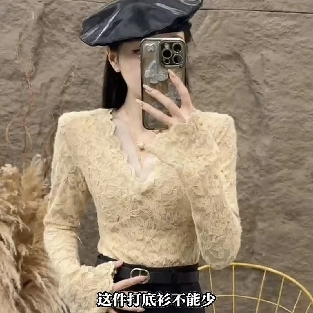秋冬新款法式温柔V领蕾丝衫女修身加绒显瘦百搭长袖打底上衣