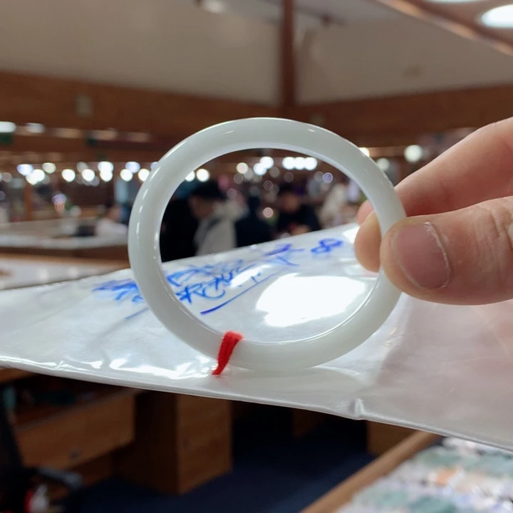 翡翠手镯未镶嵌哎*…买断