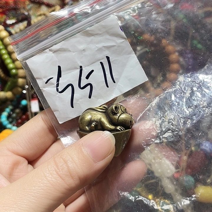 朋***飞琉璃/树脂/塑料类