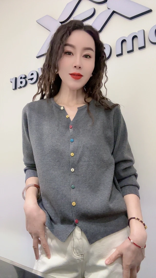 向向家春款款打底外穿针织衫