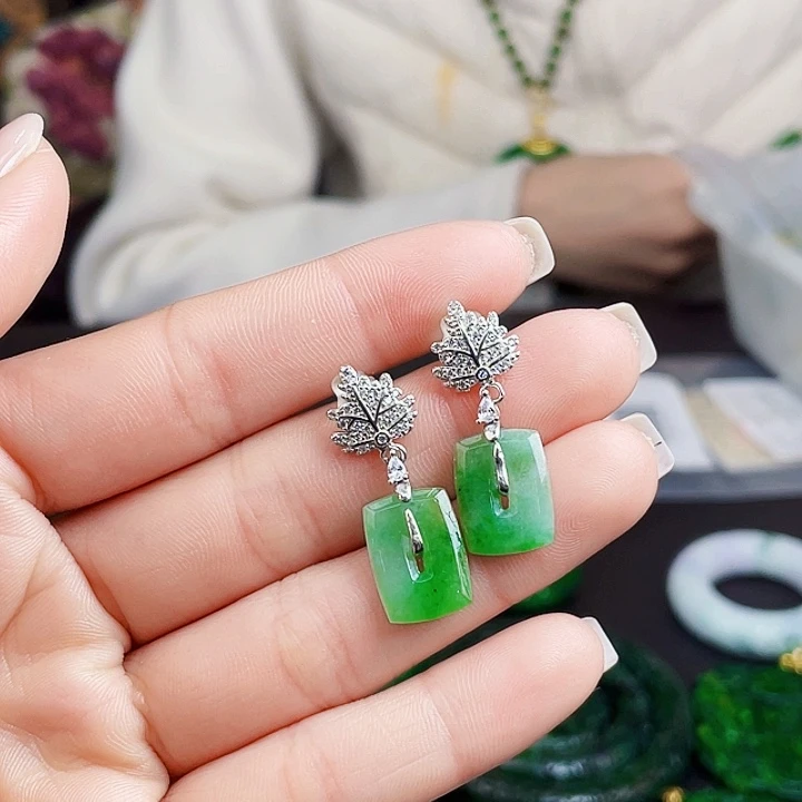 翡翠银S925镶嵌颈饰多样性