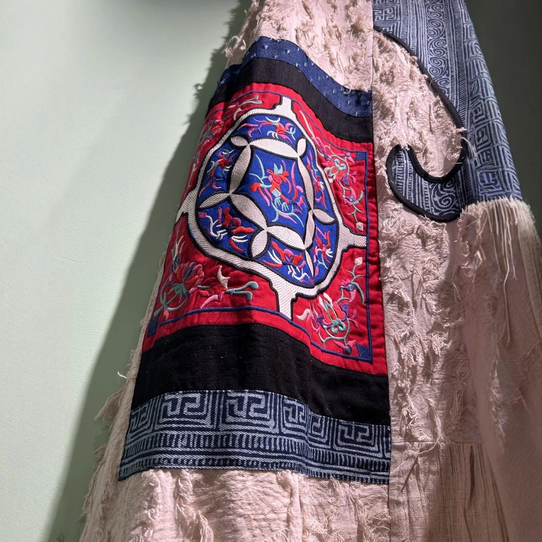 布熙游 重工刺绣民族风亚麻拼蜡染个性老绣风连衣裙