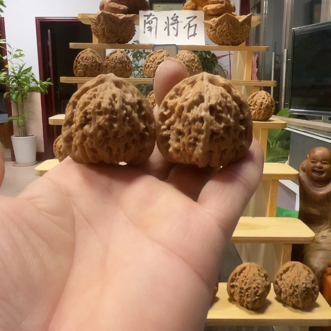 格***道桃核吊坠文玩核桃南将石