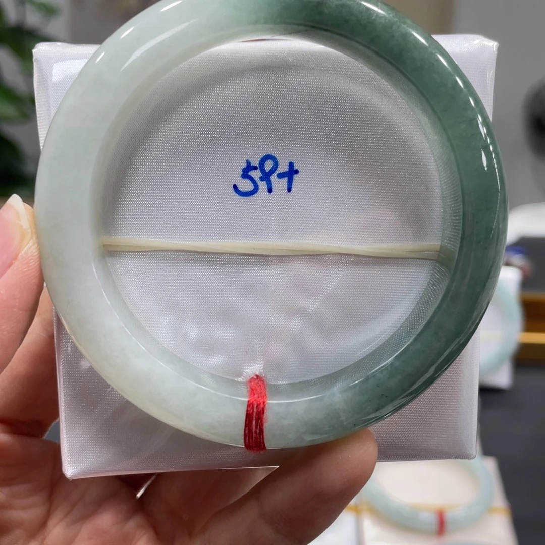 翡翠未镶嵌手镯翡翠