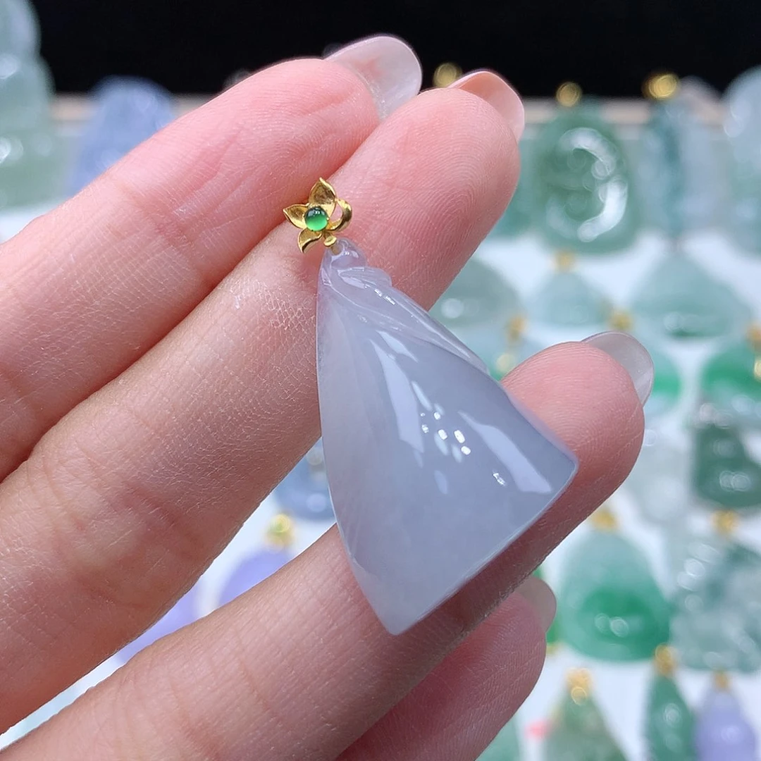 翡翠18K金镶嵌颈饰翡翠