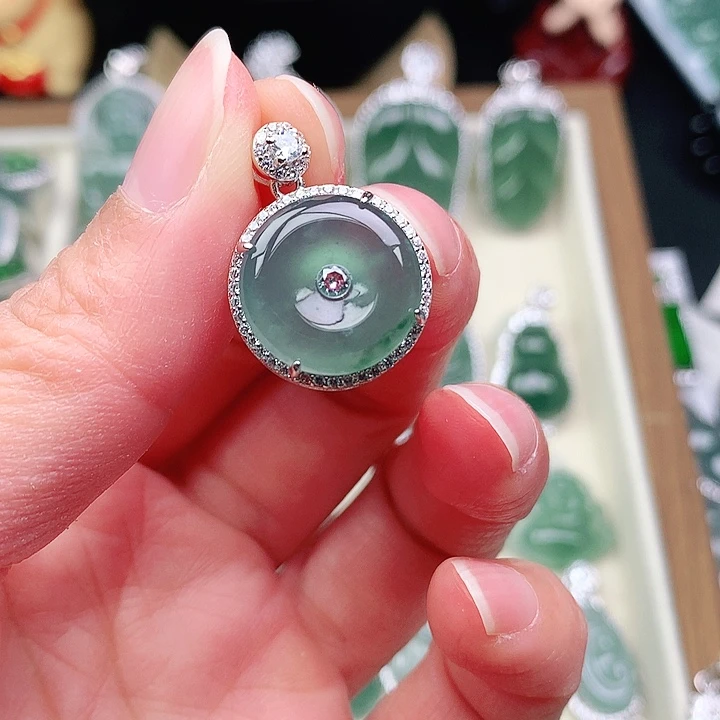 颈饰银S925镶嵌翡翠吊坠