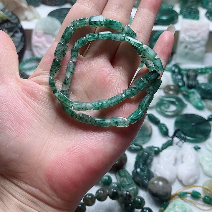 独山玉未镶嵌吊坠