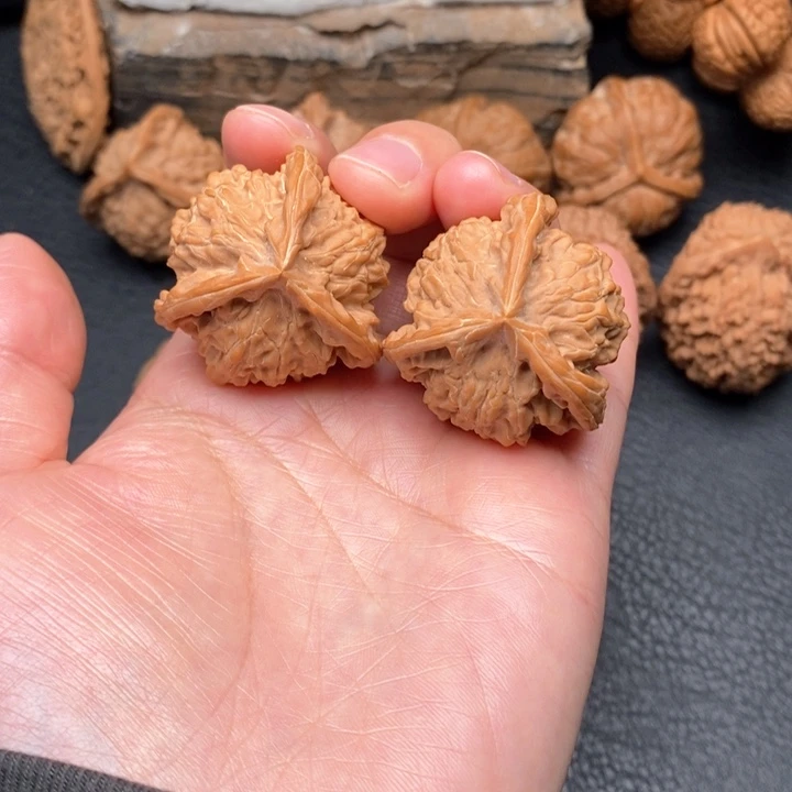 桃核把件全品35三棱