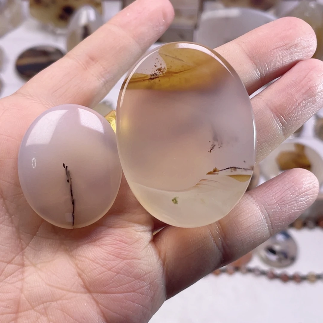 果***地玛瑙/玉髓未镶嵌珠宝奇石