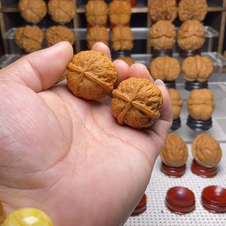 小***贵吊坠文玩核桃8门墩四棱