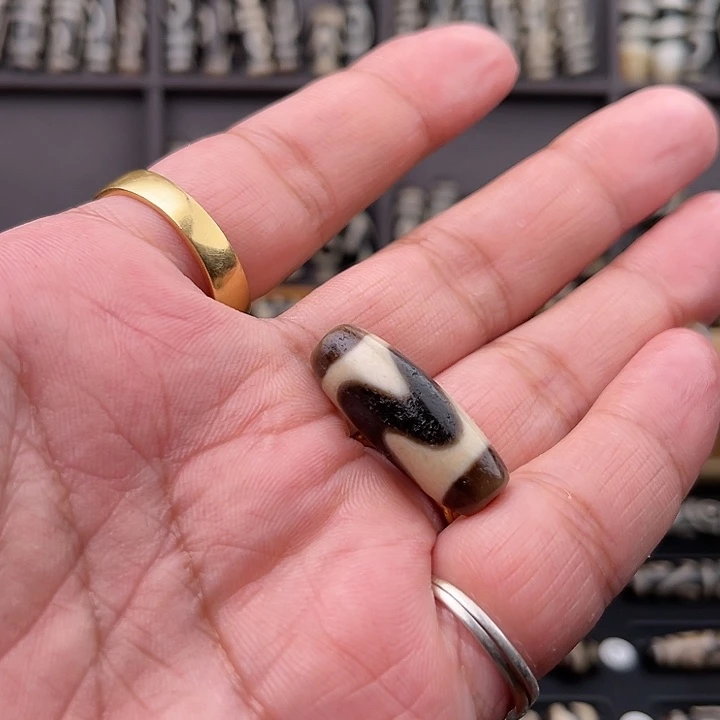 玛瑙/玉髓颈饰未镶嵌上肯台珠玛瑙条纹