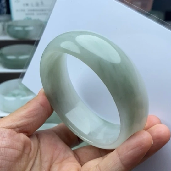 未镶嵌手镯石英质玉（金丝玉）