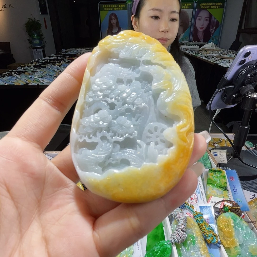 颈饰未镶嵌翡翠一