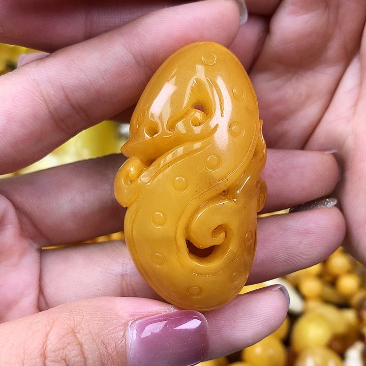 未镶嵌琥珀珠宝奇石