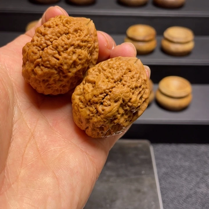 文玩核桃吊坠F毒液40