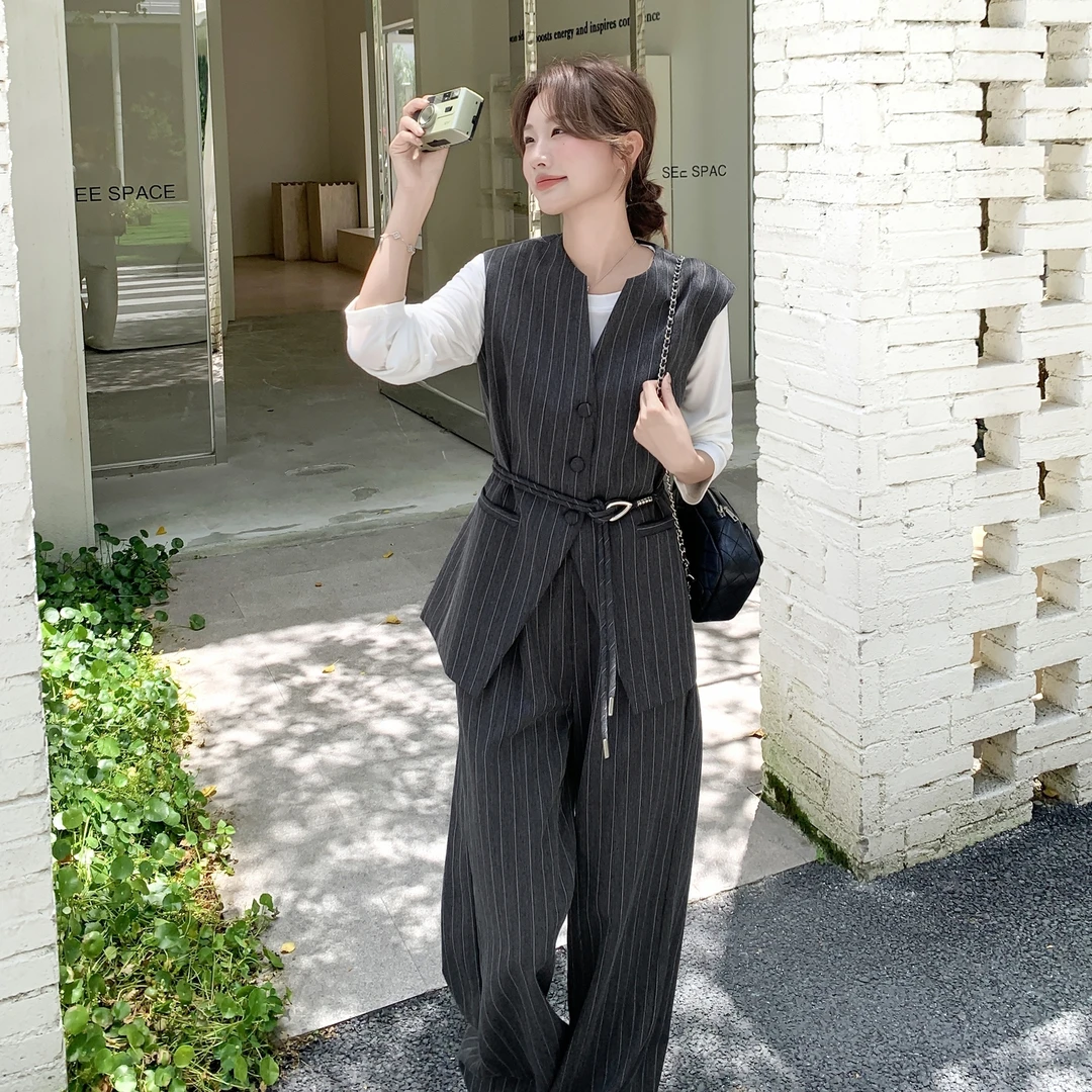 老钱风条纹时尚套装女2025年春秋灰色高级感内搭马甲阔腿裤三件套
