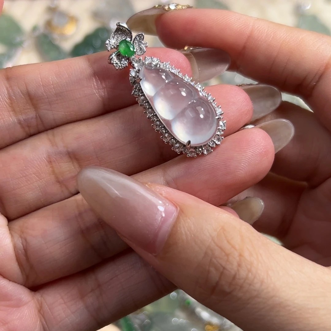 颈饰未镶嵌翡翠豆子