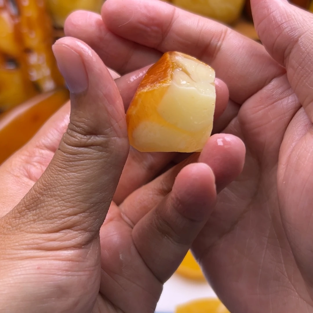 羽***襟定制琥珀未镶嵌12345678