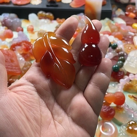 未镶嵌颈饰玛瑙/玉髓✿***?