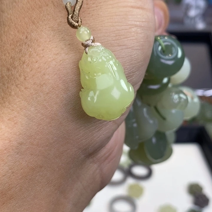 和田玉颈饰未镶嵌