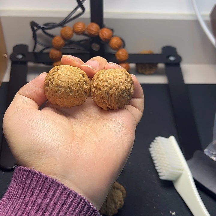 大***蛆把件文玩核桃铁锤