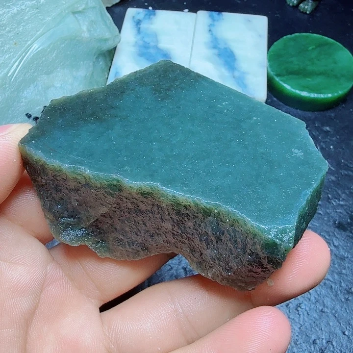 和田玉（糖玉）未镶嵌珠宝奇石