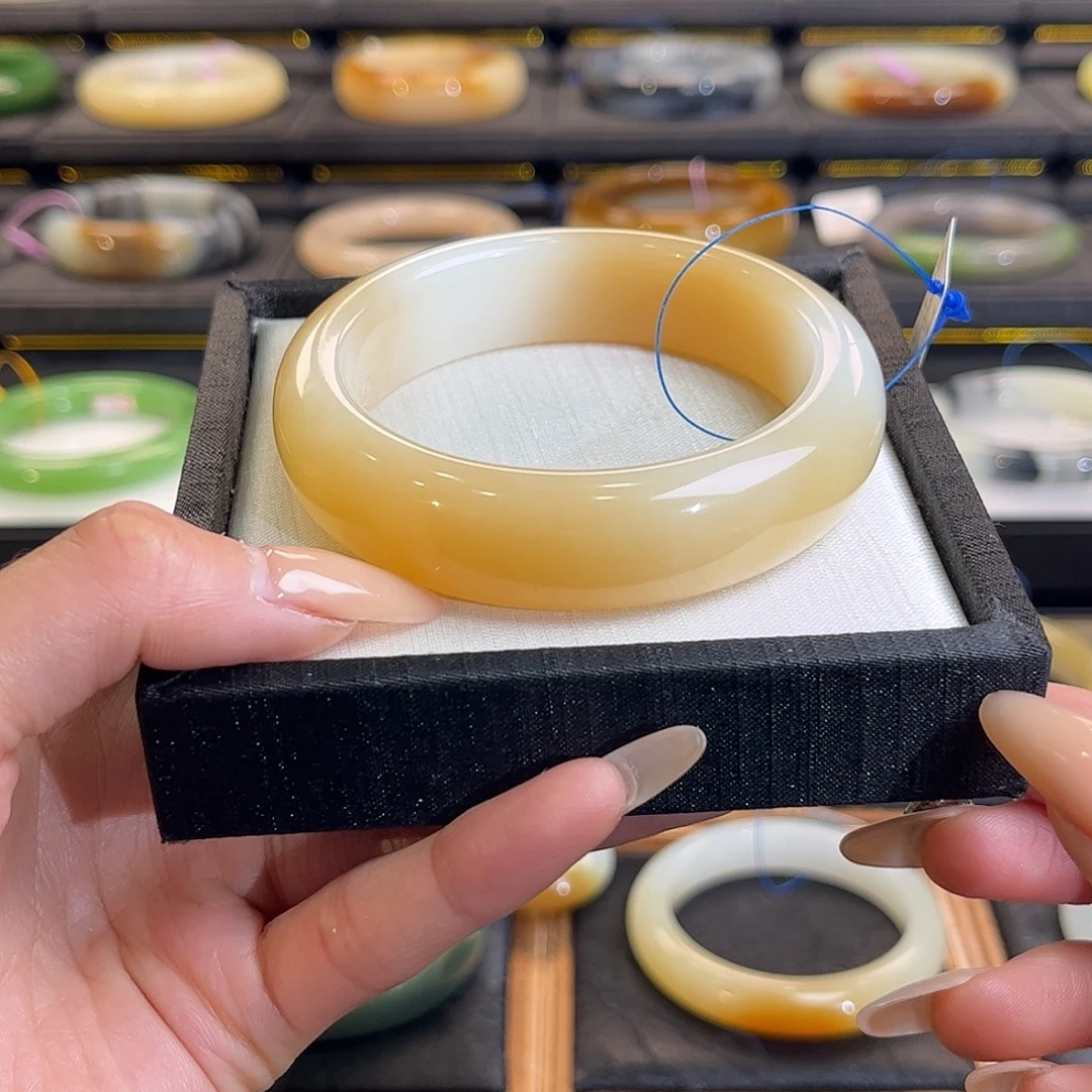 妍***瑾和田玉未镶嵌手镯58 59