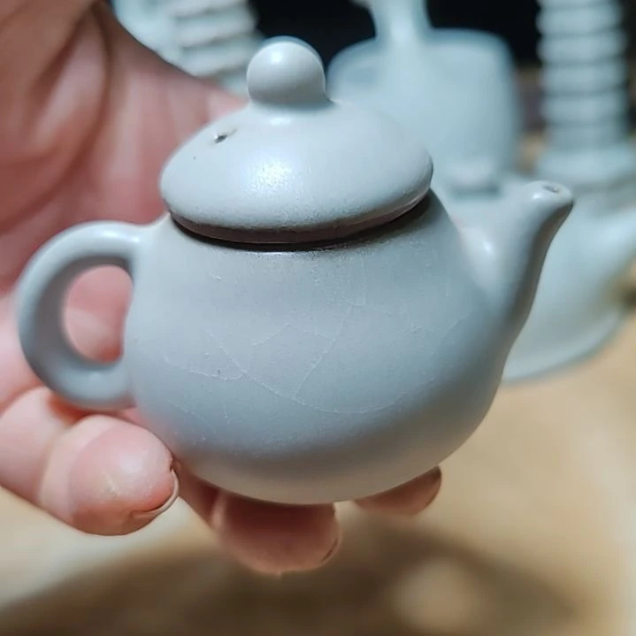 官瓷天青釉把把壶