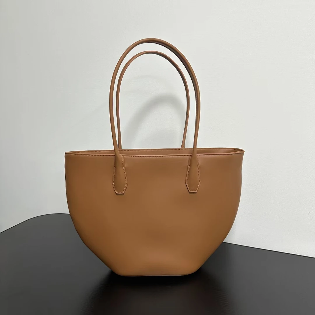 小众新款row风极简马鞍皮半圆形托特包大容量水桶包单肩手提女包