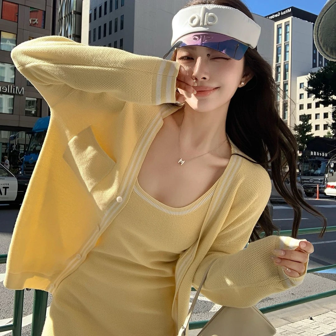 2025年针织套装新款秋季开衫上衣外套无袖显瘦连衣裙时尚两件套女