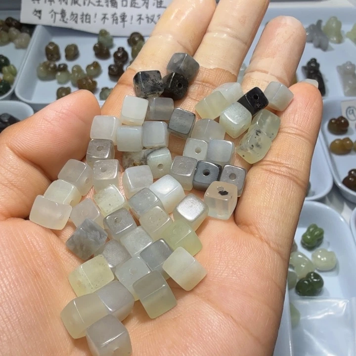 和田玉未镶嵌珠宝奇石卡七50颗
