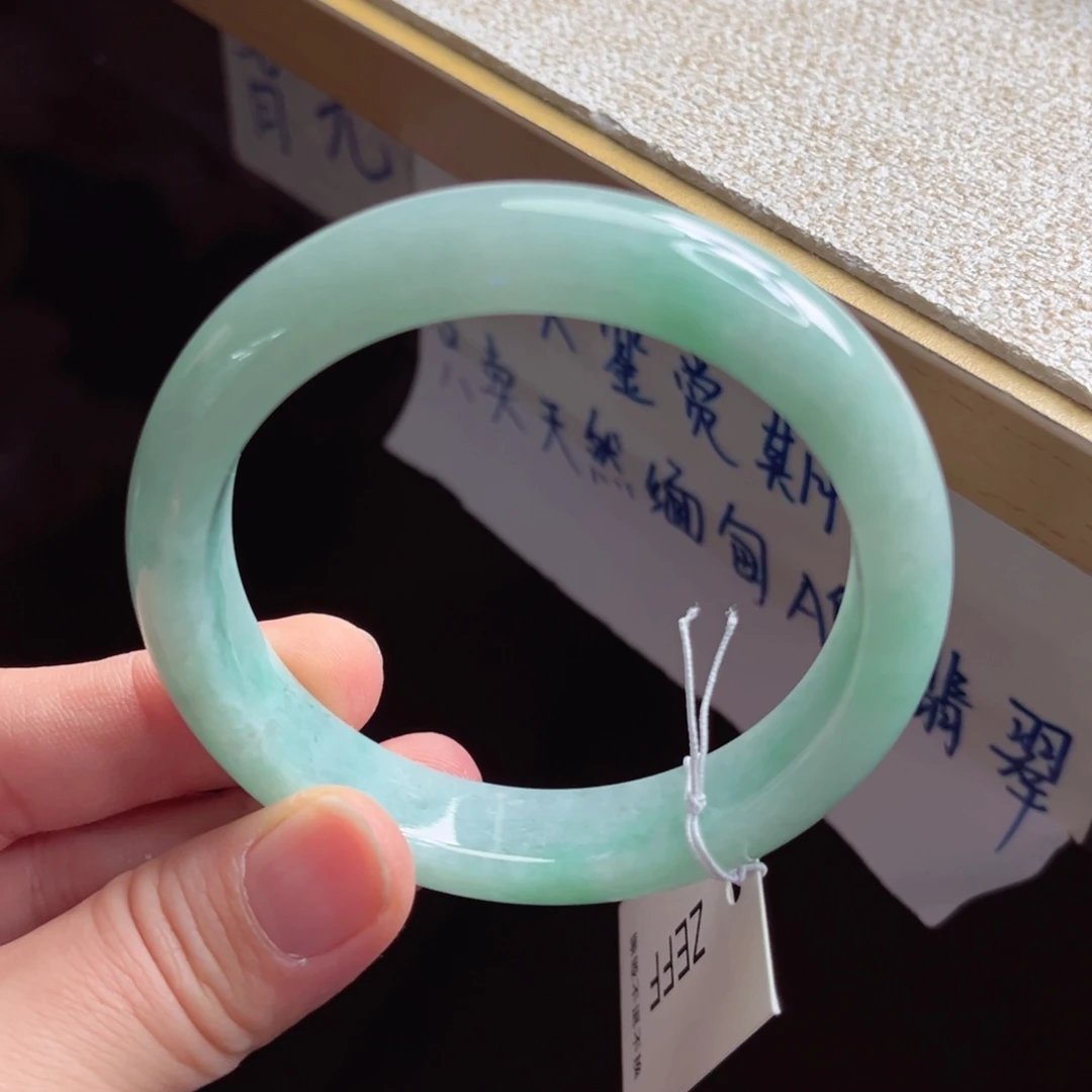 翡翠未镶嵌手镯手镯