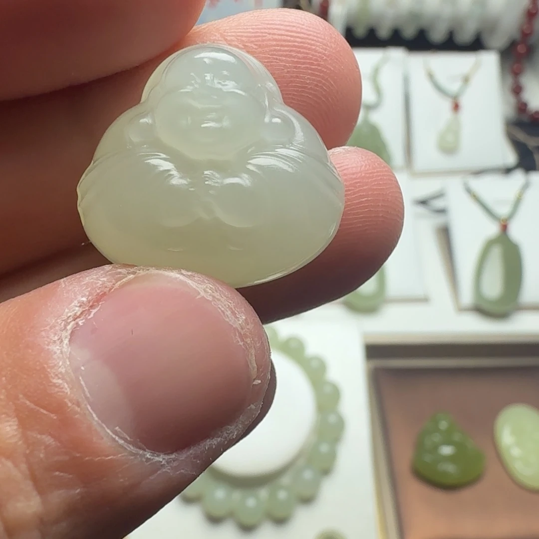 和田玉未镶嵌颈饰