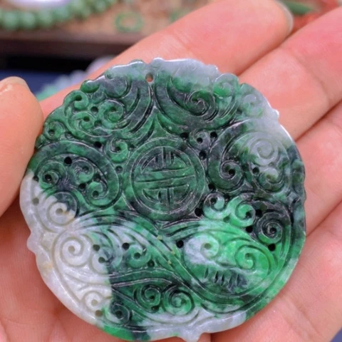 【闪购商品】翡翠颈饰未镶嵌铭*?翡翠