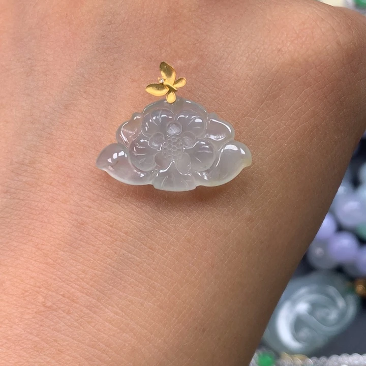 翡翠18K金镶嵌颈饰花开富贵