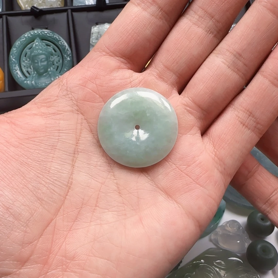 翡翠未镶嵌颈饰扣子30左右