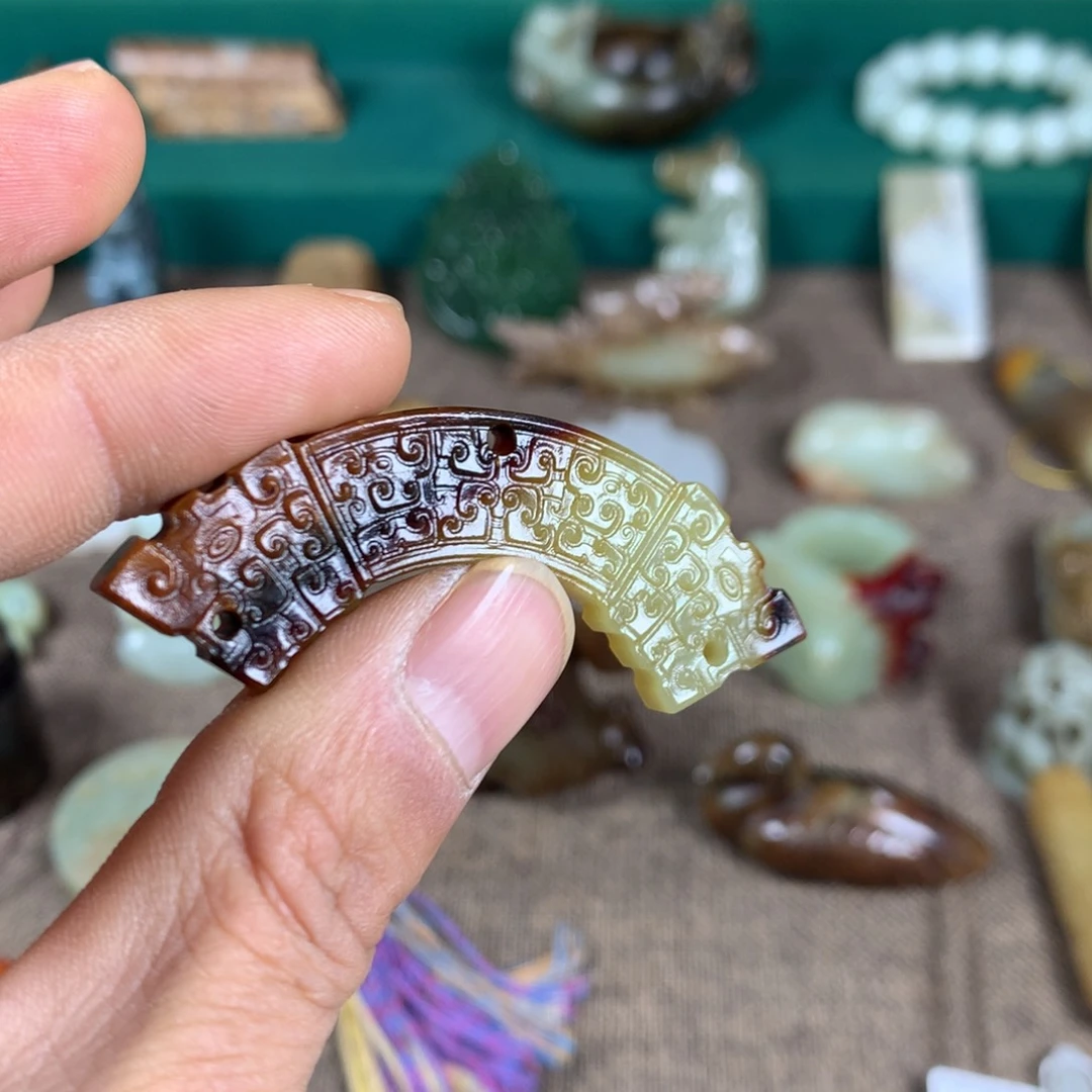 和田玉颈饰未镶嵌