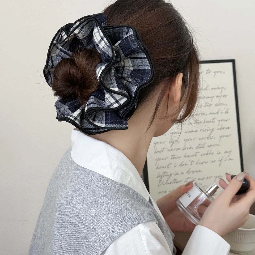 氛围感格纹缎面四层锁边大肠发圈女高级感丸子头发绳日常百搭头花