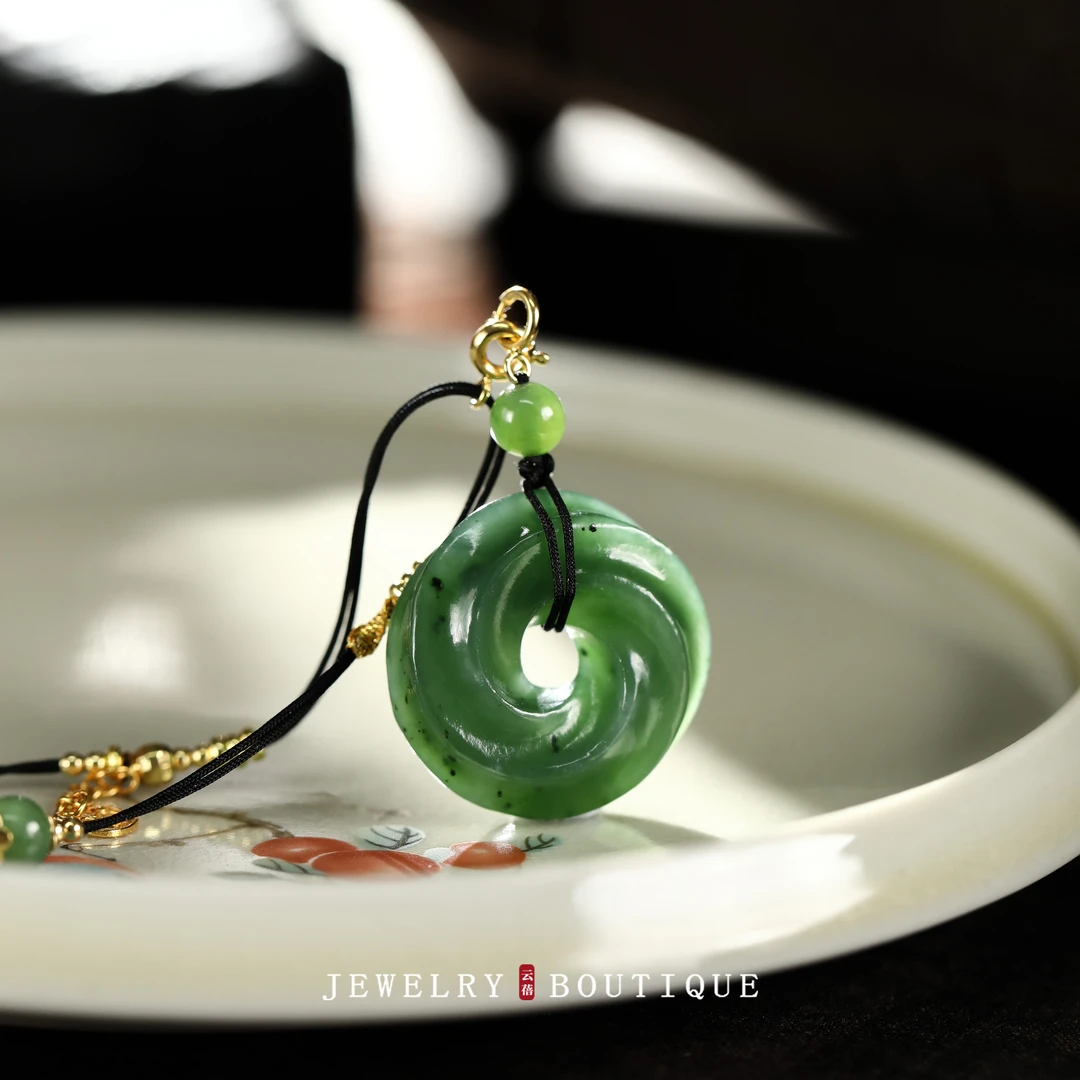 莫比乌斯环碧玉吊坠编绳项链和田玉平安扣玉坠简约气质首饰