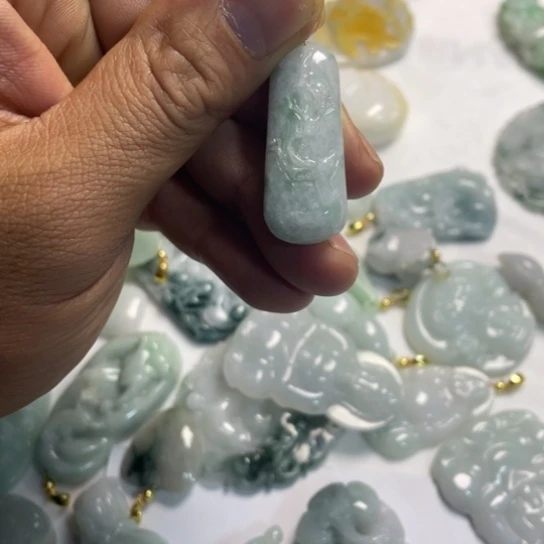 翡翠颈饰未镶嵌缅甸天然翡翠A货