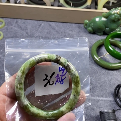 未镶嵌蛇纹石玉手镯