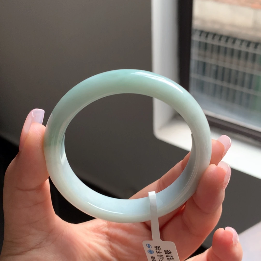 翡翠手镯未镶嵌5 55飘绿花正圈