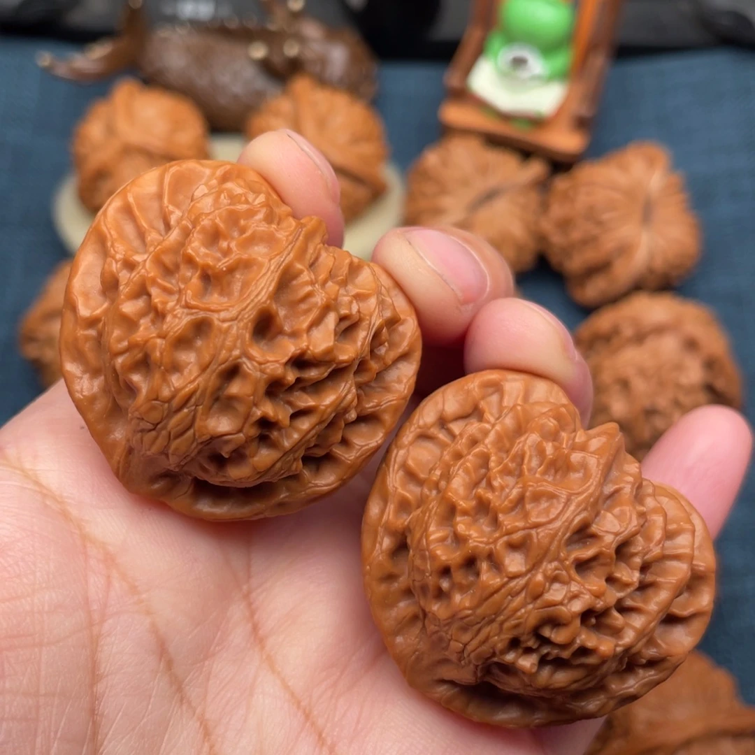 把件文玩核桃40老树桃心宫灯全品