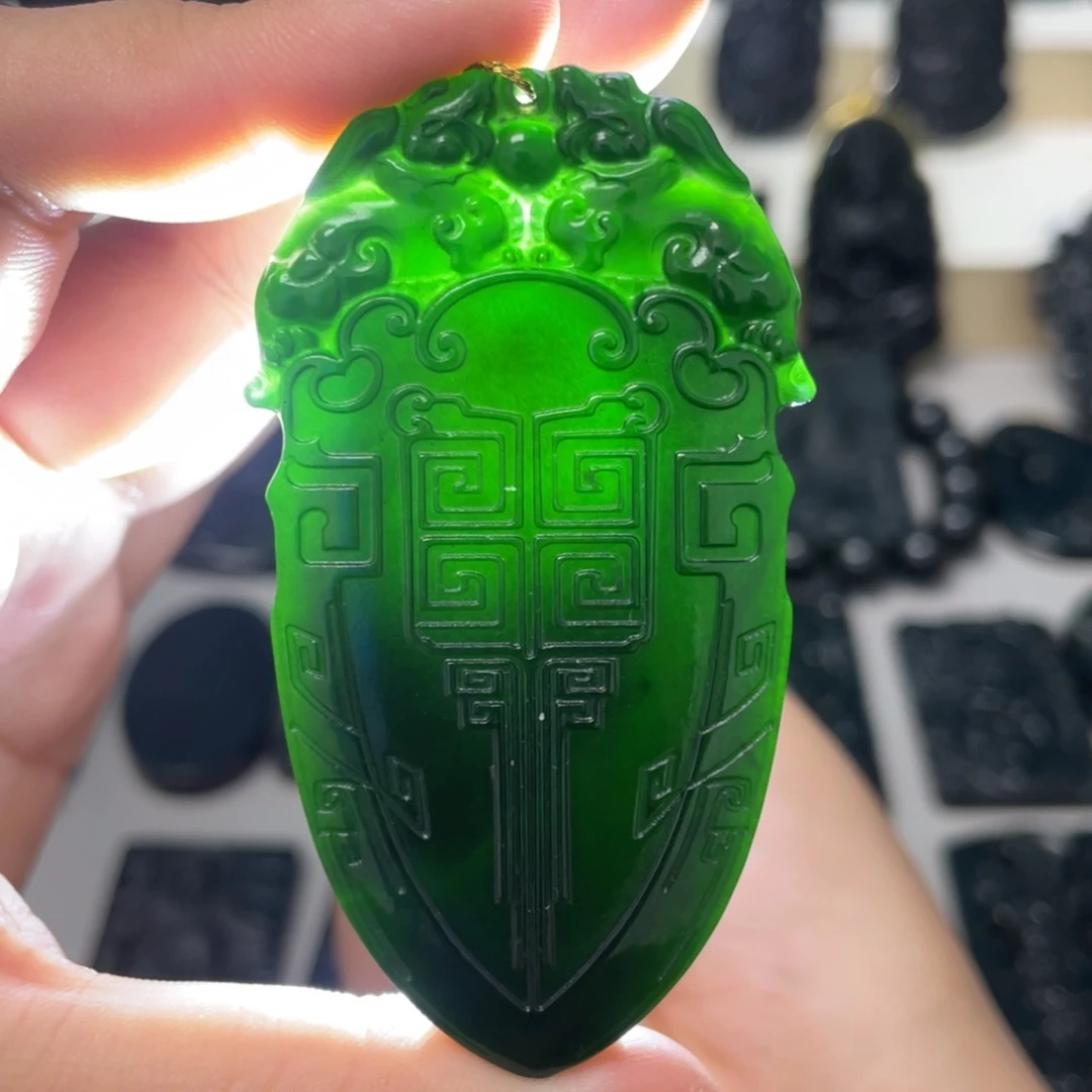 娃***娃未镶嵌蛇纹石玉吊坠